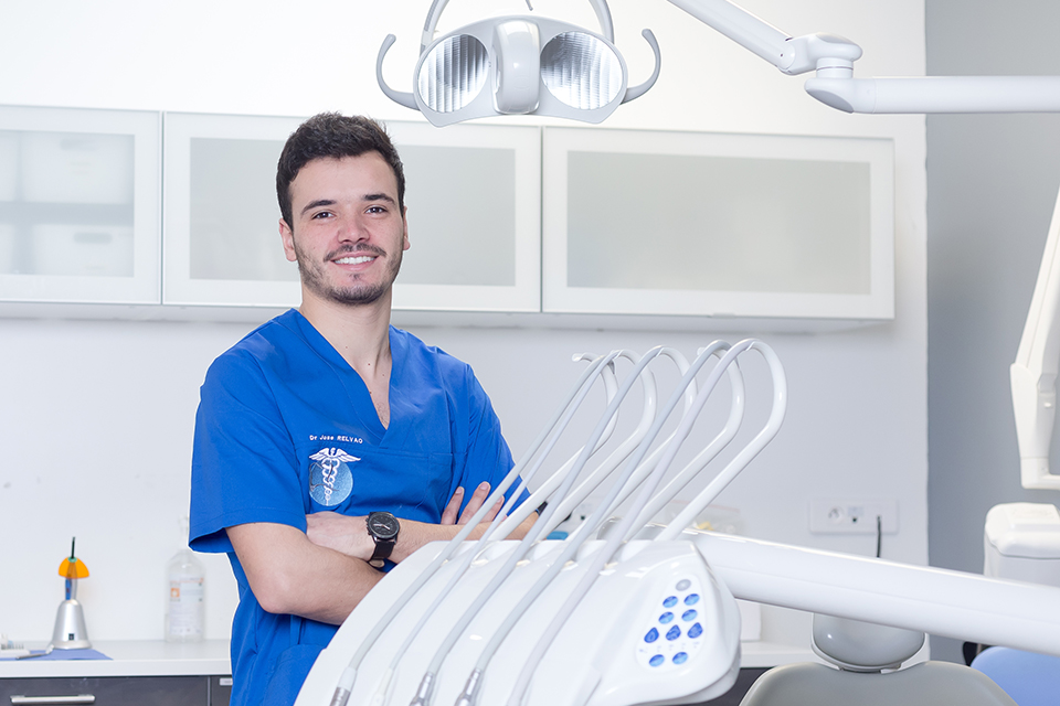 Dr Jose Relvao - Dentiste Epinay sur Seine